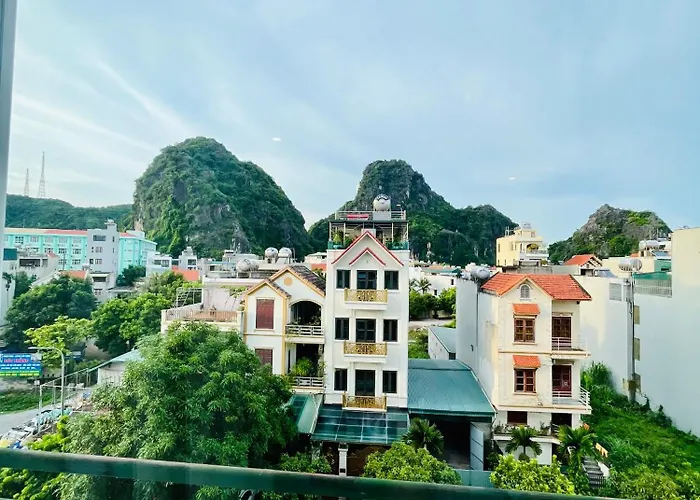 Hong Anh 1 2* Hạ Long